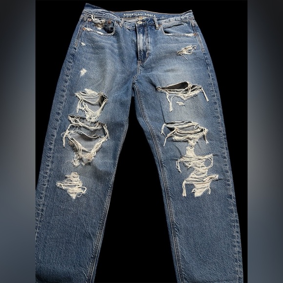 American Eagle Distressed Blue Jeans, Loosefit, EUC, size 8 short - Picture 1 of 5